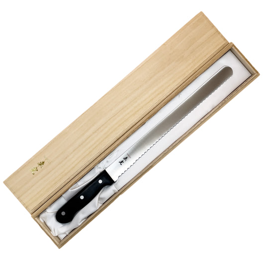 Raikou bread knife, full shot in box